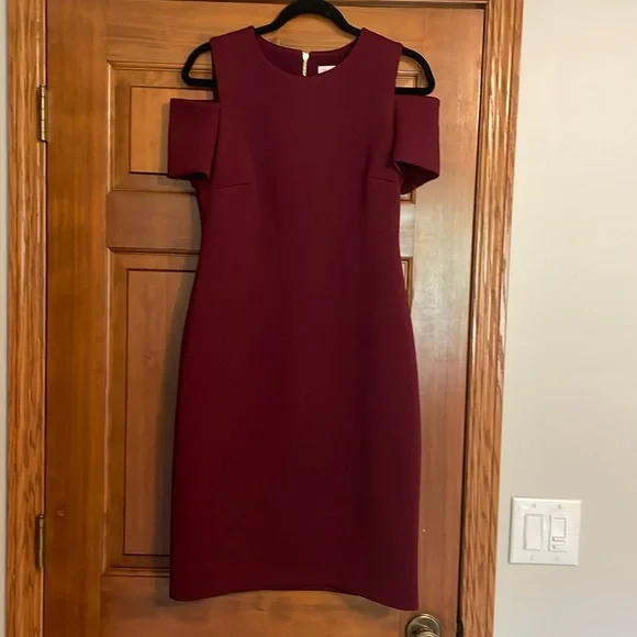 CALVIN KLEIN maroon knee-length cold shoulder dress - Picture 1 of 6